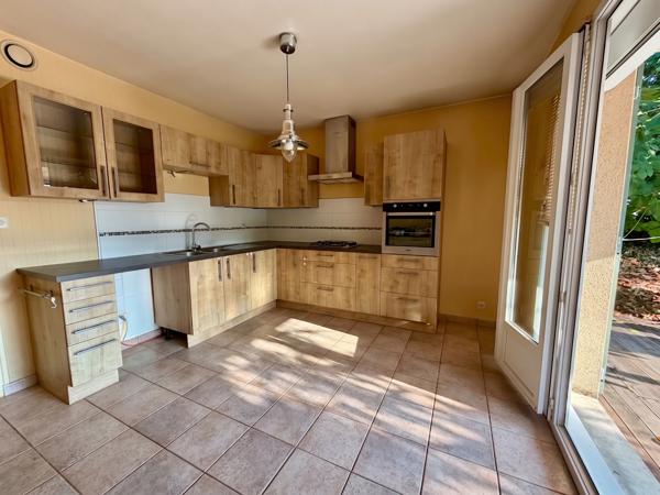Maison familiale 156 m² - 6 chambres - Centre de Saint-Berthevin