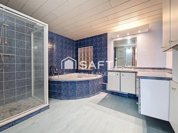 Belle maison de village avec garage et jardin