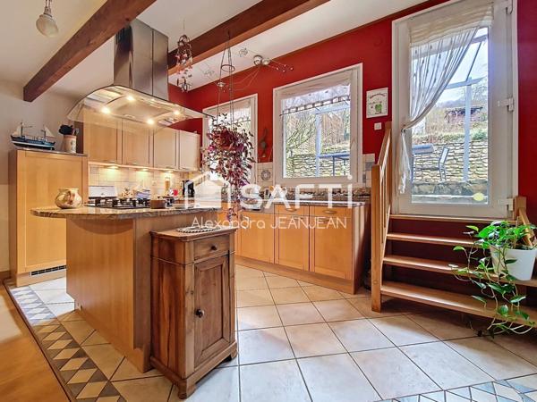 Belle maison de village avec garage et jardin