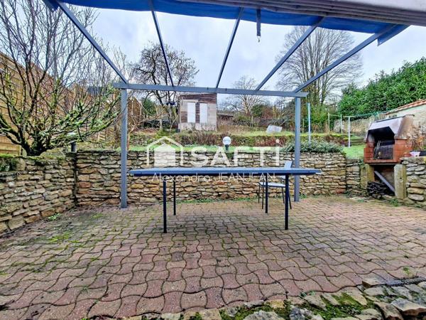 Belle maison de village avec garage et jardin