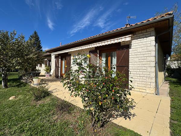 A vendre, proche de toutes commodités à 15 min de Périgueux (24000), belle Villa de plain pied type 5 avec jardin et garage