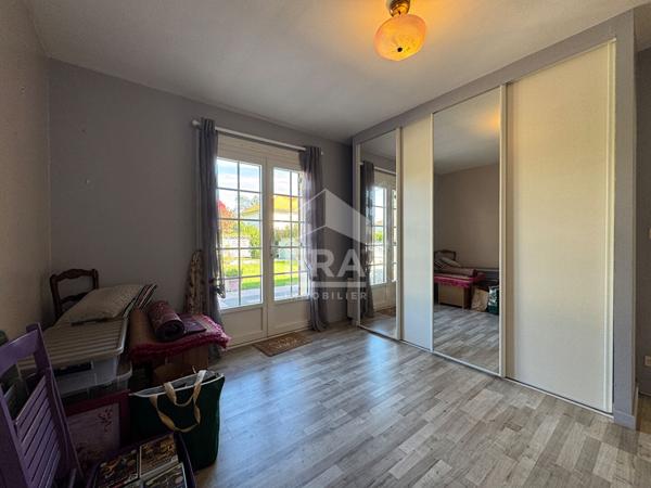 A vendre, proche de toutes commodités à 15 min de Périgueux (24000), belle Villa de plain pied type 5 avec jardin et garage