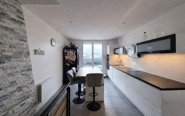 Maison à vendre    3 pièces • 80 m2 Carrières-sous-Poissy