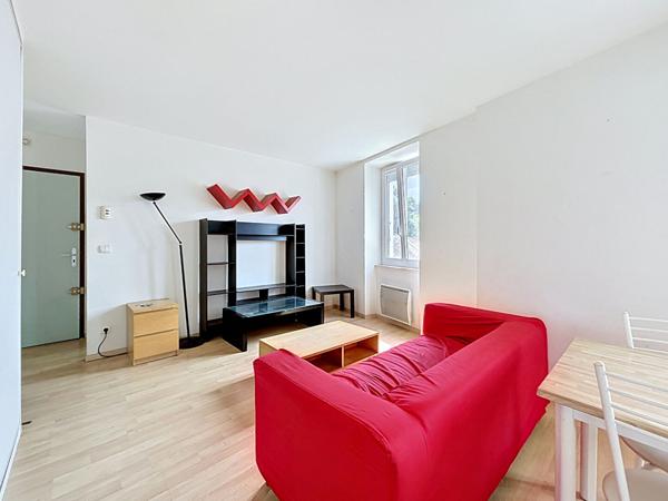 Appartement Aix Les Bains 3 pièces 48.69 m2 dernier étage avec ascenseur vue panoramique et coeur de ville