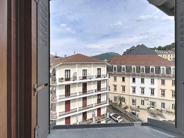 Appartement Aix Les Bains 3 pièces 48.69 m2 dernier étage avec ascenseur vue panoramique et coeur de ville