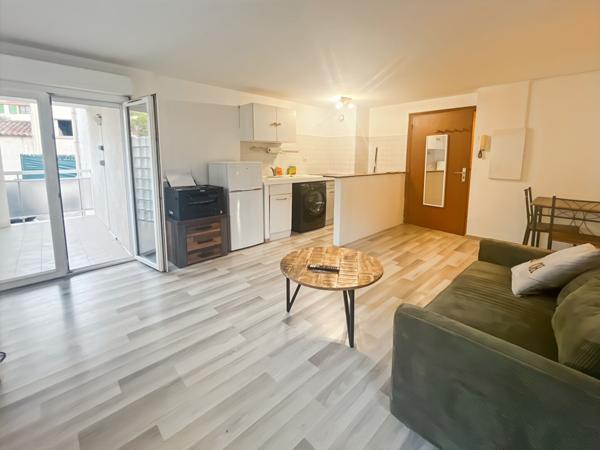 Le Cannet, 3P de 42.5m², trois balcons, parking et cave.