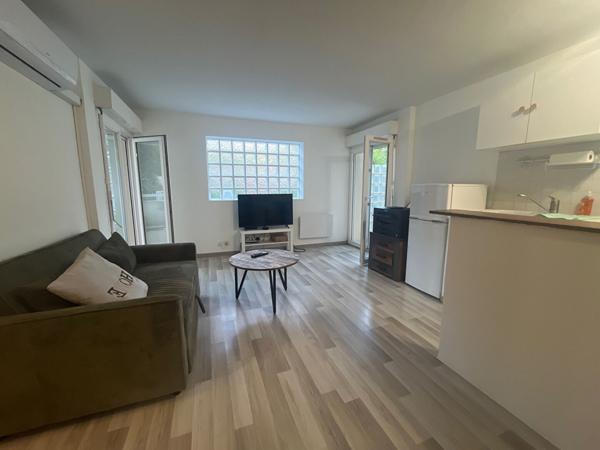 Le Cannet, 3P de 42.5m², trois balcons, parking et cave.