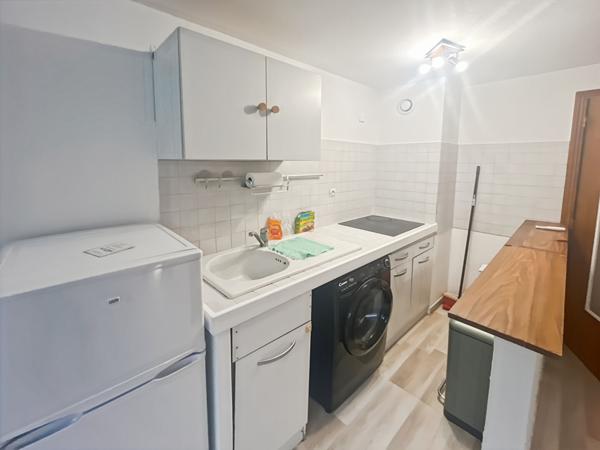 Le Cannet, 3P de 42.5m², trois balcons, parking et cave.