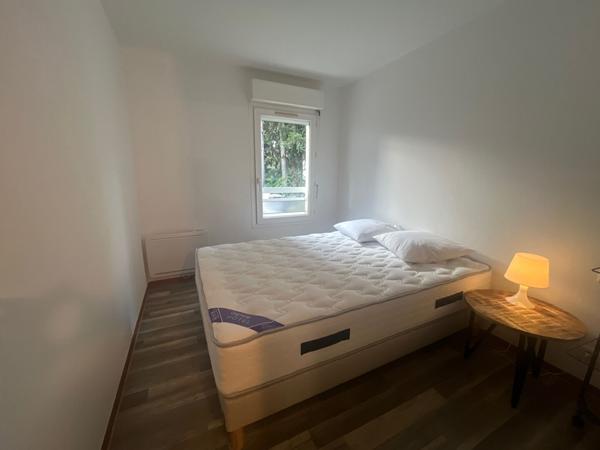 Le Cannet, 3P de 42.5m², trois balcons, parking et cave.