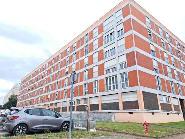 Appartement T4 de 77.86m² à rafraîchir proche hôpital