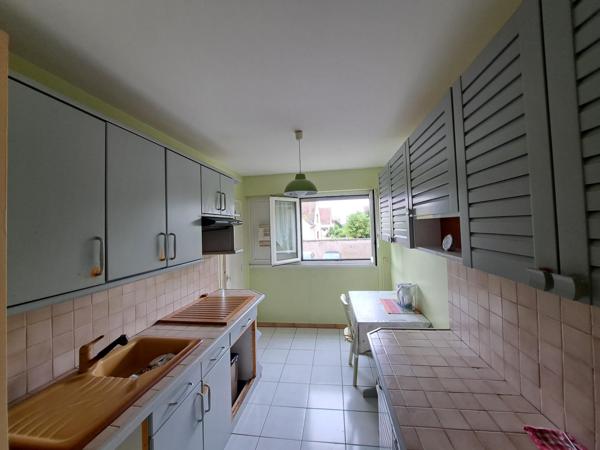 Appartement T4 de 77.86m² à rafraîchir proche hôpital
