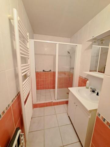 Appartement T4 de 77.86m² à rafraîchir proche hôpital