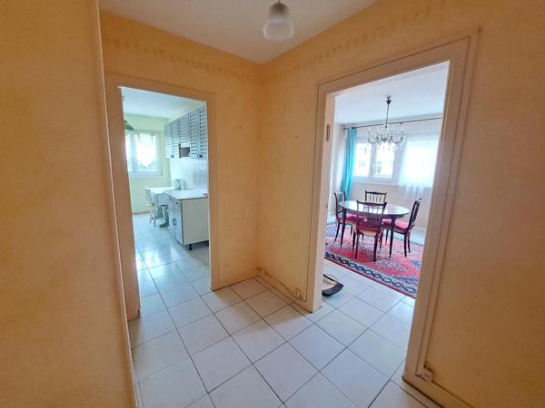 Appartement T4 de 77.86m² à rafraîchir proche hôpital
