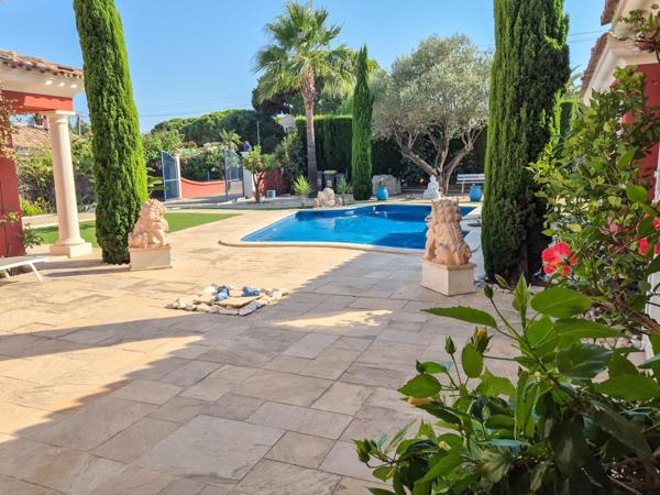 Maison à vendre  6 pièces - 192 m2 CAVALAIRE SUR MER - 83