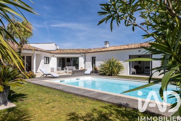 Maison à vendre 6 pièces 219 m² Sainte-Marie-de-Ré