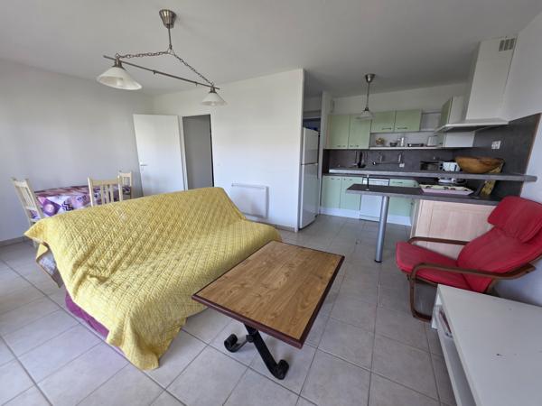 Appartement
         2 pièces
        - 47 m² 220 000 € *
