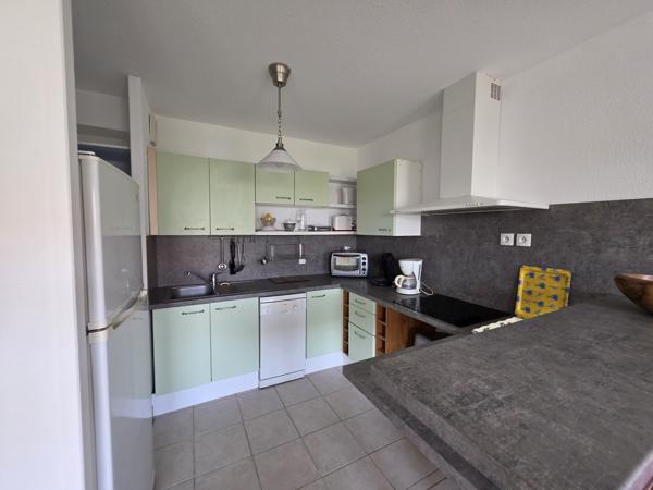 Appartement
         2 pièces
        - 47 m² 220 000 € *
