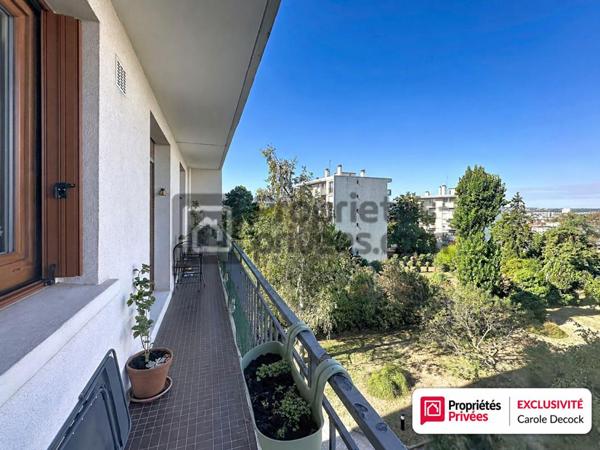 Appartement T3, vue dégagée, 2 balcons