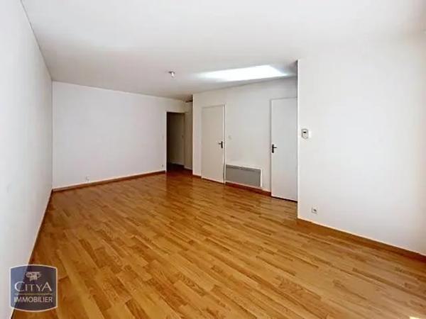Appartement à louer 3 pièces 77.36m² Saint-Brieuc (22000)