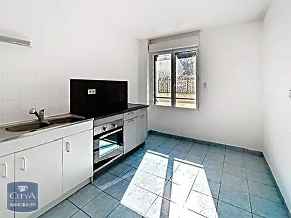 Appartement à louer 3 pièces 77.36m² Saint-Brieuc (22000)
