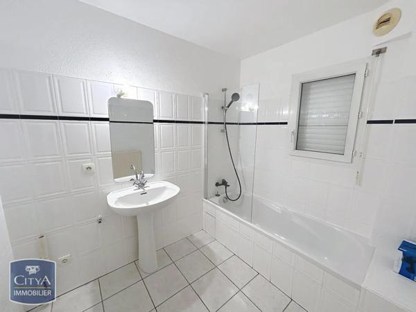 Appartement à louer 4 pièces 96.23m²