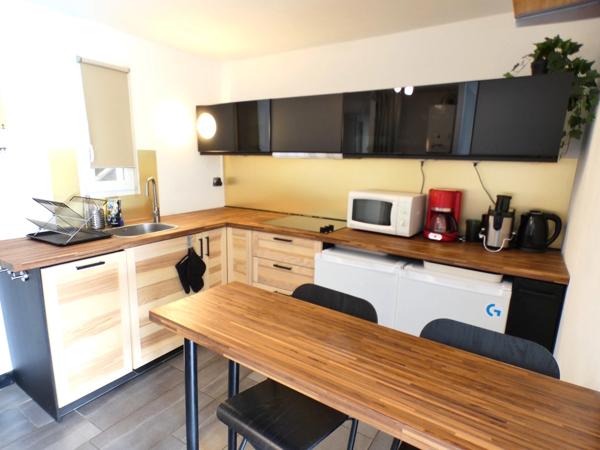 Pinède. Appartement 2 pièces loggia en rez-de-jardin