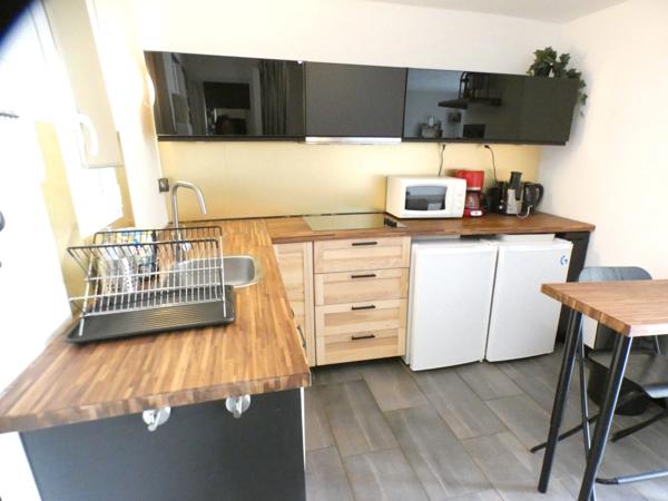 Pinède. Appartement 2 pièces loggia en rez-de-jardin