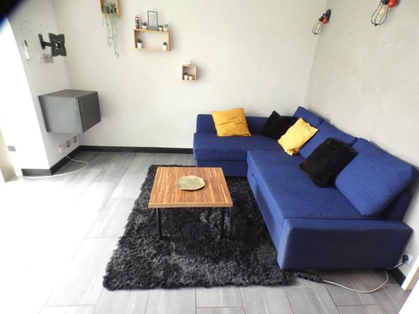 Pinède. Appartement 2 pièces loggia en rez-de-jardin