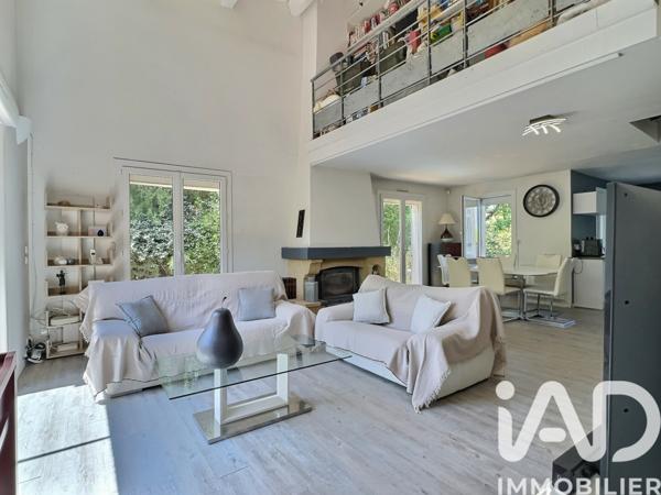 Maison à vendre 10 pièces 250 m² Aix-en-Provence