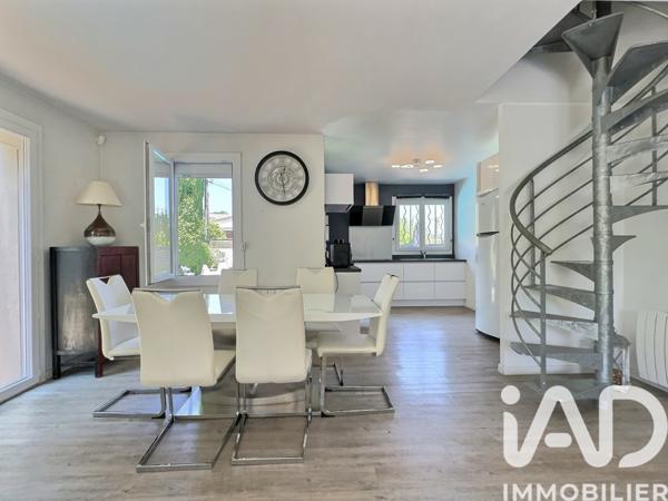 Maison à vendre 10 pièces 250 m² Aix-en-Provence