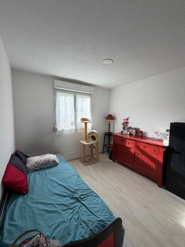 Plain pied récent à deux pas du centre ville .