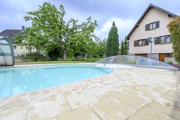 Maison 8 pièces avec piscine