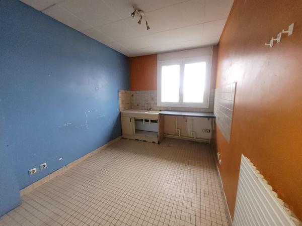 IMMEUBLE RAPPORT +Jardin+Parkings (+50% à rénover)