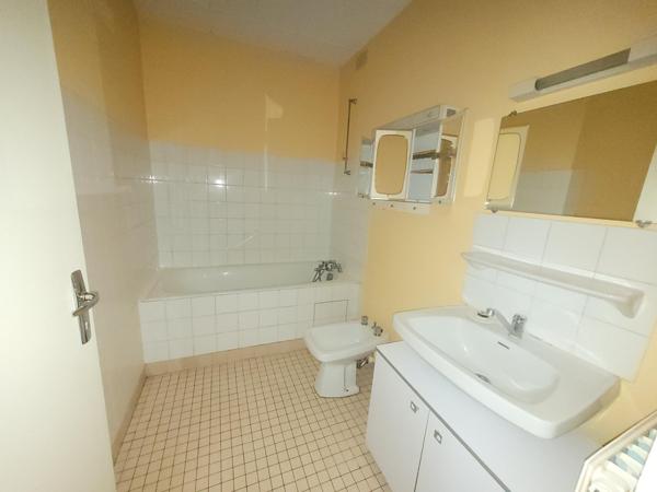 IMMEUBLE RAPPORT +Jardin+Parkings (+50% à rénover)