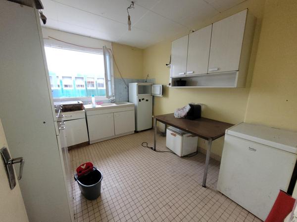 IMMEUBLE RAPPORT +Jardin+Parkings (+50% à rénover)