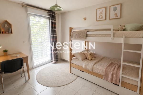 CENTRE VILLE : Prox t10 - T3 -  68m² - Saint-Fons - Commerces -LOGGIA SANS VIS A VIS -GARAGE