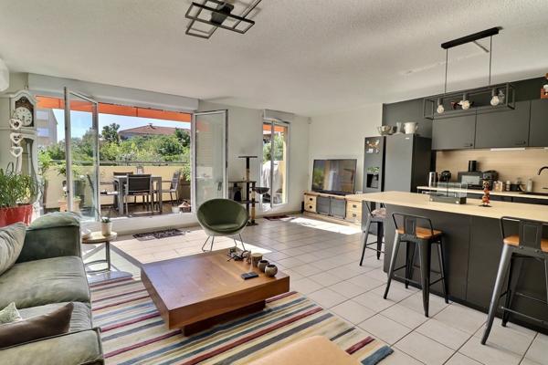 Chateau gombert (13013) VENDRE – Superbe duplex 3 pièces refait à neuf de 72,5 m² avec grande terrasse et garage à Château-Gombert