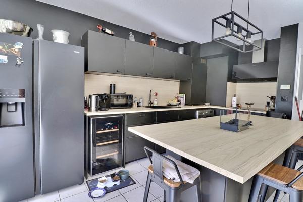 Chateau gombert (13013) VENDRE – Superbe duplex 3 pièces refait à neuf de 72,5 m² avec grande terrasse et garage à Château-Gombert