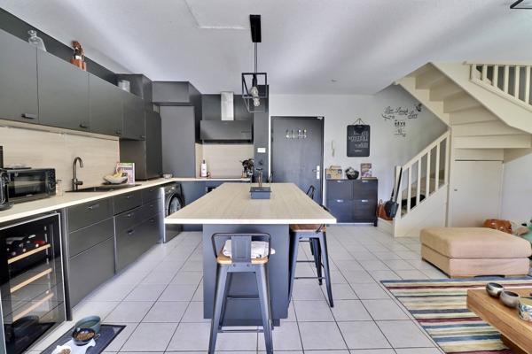 Chateau gombert (13013) VENDRE – Superbe duplex 3 pièces refait à neuf de 72,5 m² avec grande terrasse et garage à Château-Gombert