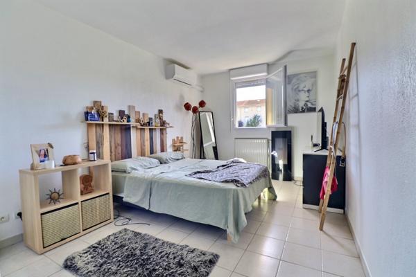 Chateau gombert (13013) VENDRE – Superbe duplex 3 pièces refait à neuf de 72,5 m² avec grande terrasse et garage à Château-Gombert