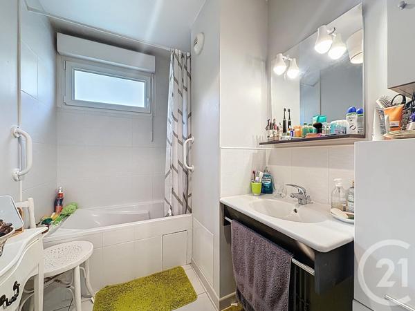 Appartement F3 à vendre  3 pièces - 76,10 m2 STE SAVINE - 10