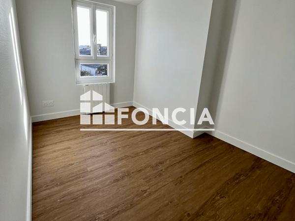 Location Appartement 3 pièces 53.22 m² - 114 RUE SAINT GELAIS Niort 79000