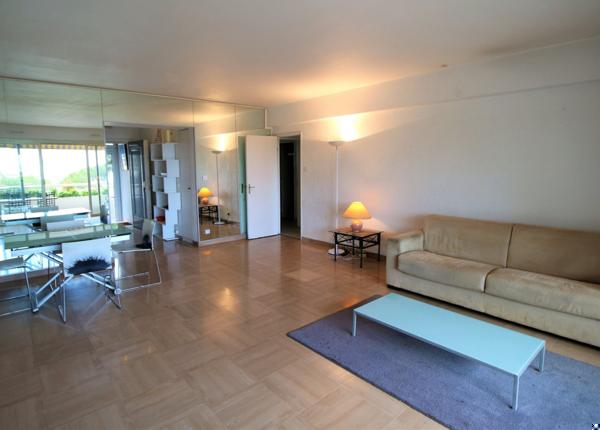 Appartement 3 pièces 73 m2 vue mer et port