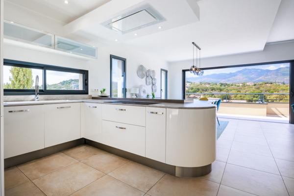 Maison à vendre  4 pièces - 144 m2 PORTO VECCHIO - 201