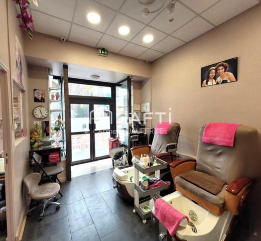 A deux pas de la porte de Paris, fond de commerce