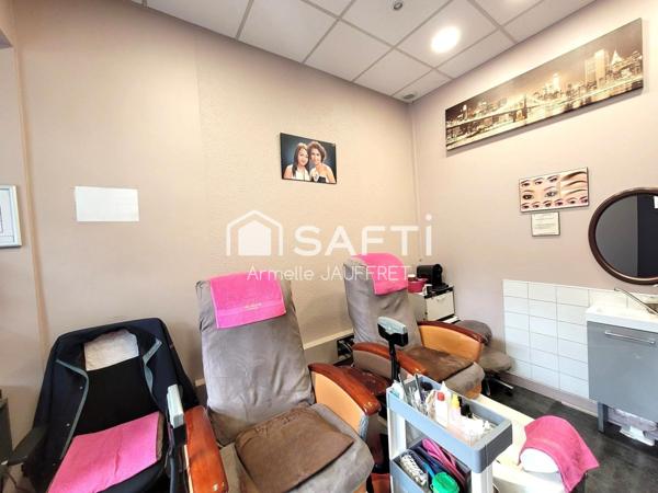 A deux pas de la porte de Paris, fond de commerce