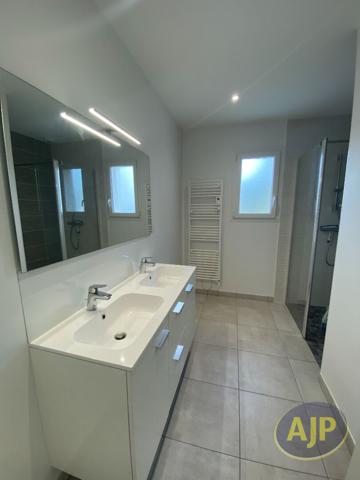 Maison à louer Challans : 4 pièces, 83m² avec 3 chambre(s) à 950€ - AJP Immobilier Challans