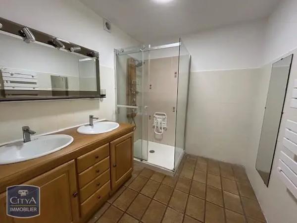 Appartement à louer 5 pièces 104m² Périgueux (24000)