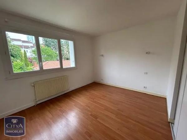 Appartement à louer 5 pièces 104m² Périgueux (24000)