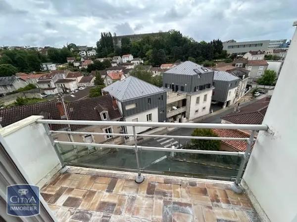 Appartement à louer 5 pièces 104m² Périgueux (24000)
